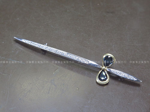 ブローチの金具交換