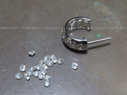 ピアス1組でリングとピアス