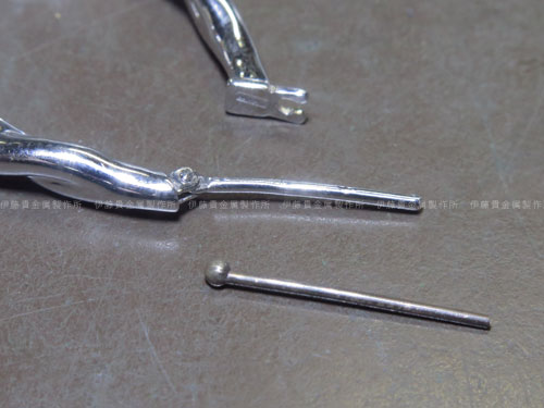 太いピアスポストを交換