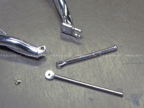 太いピアスポストを交換