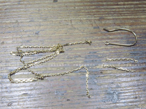 揺れるパールピアス