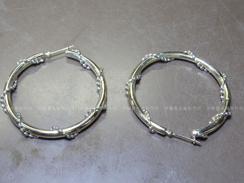 カスタマイズされたフープピアスの修理